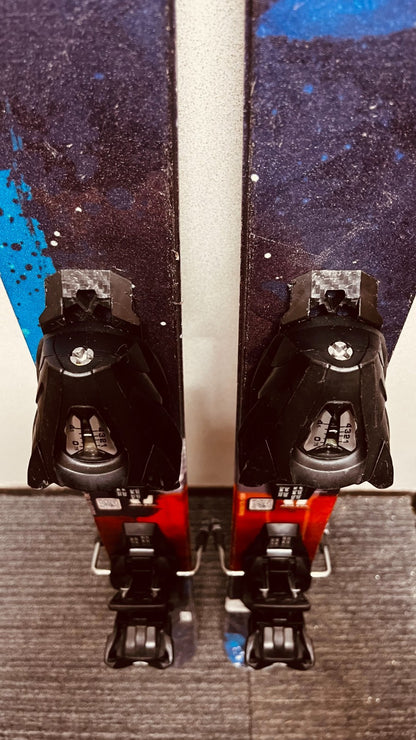 Sci Armada Bantam 120 cm + Attacchi Salomon 4.5 Sport invernali divertenti sulla neve
