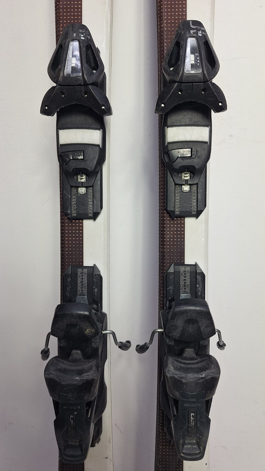 HEAD V-Shape V2 LYT  156cm Ski + Elan EL 10  Bindings Winter Sport