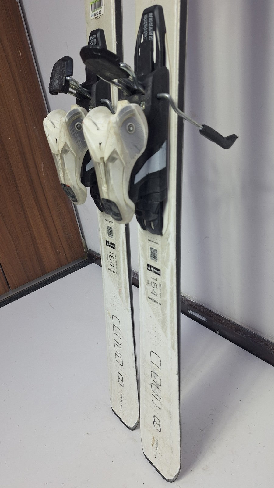 Atomic Cloud 8 164 cm Skis + Atomic Lithium 10 Bindings Winter Sport Snow Fun
