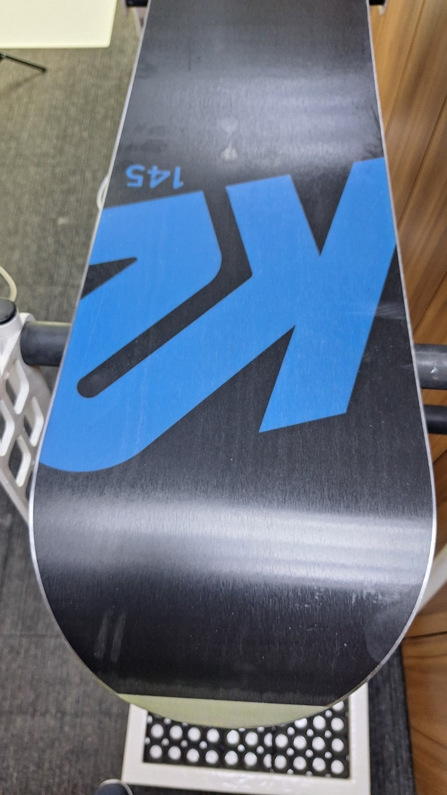 Snowboard K2 Rental 145 cm + fixations HEAD Rental taille M Aventure Hiver