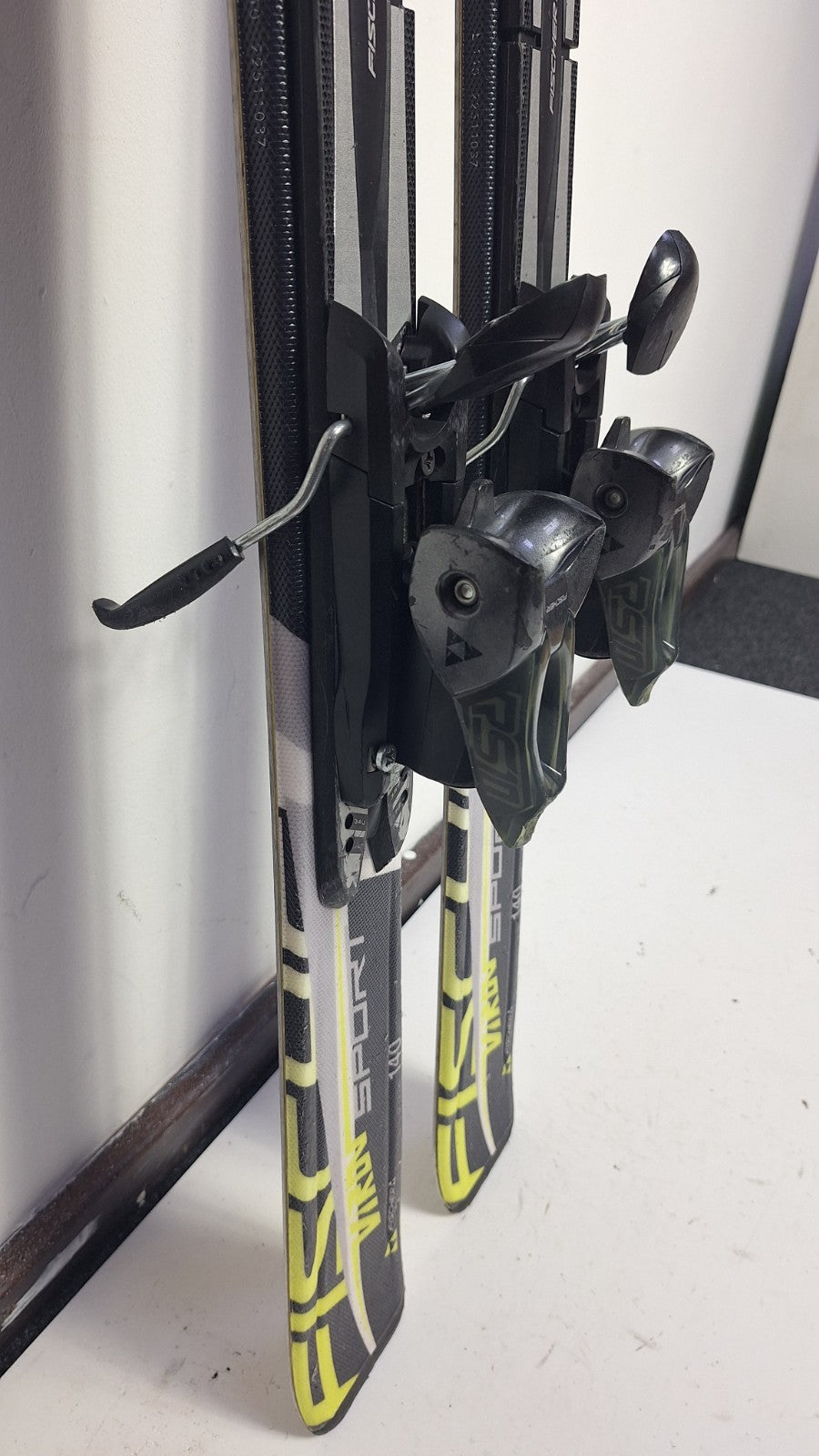 Fischer Viron Sport 140cm Ski + Fischer  10 Bindings Fun Snow Winter Sport
