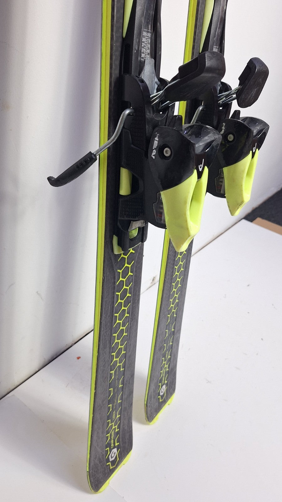 Head Super Joy 153 cm Ski + HEAD 11 Bindings Winter Adventure Winter