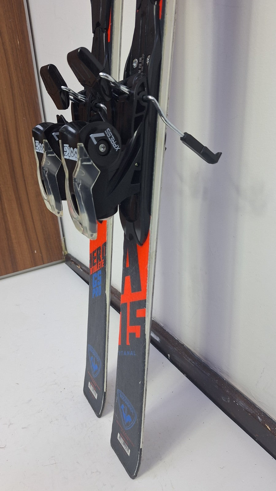 Rossignol Hero FIS GS Pro 144 cm Ski + New Look 7 Bindungen – Winterspaß im Schnee