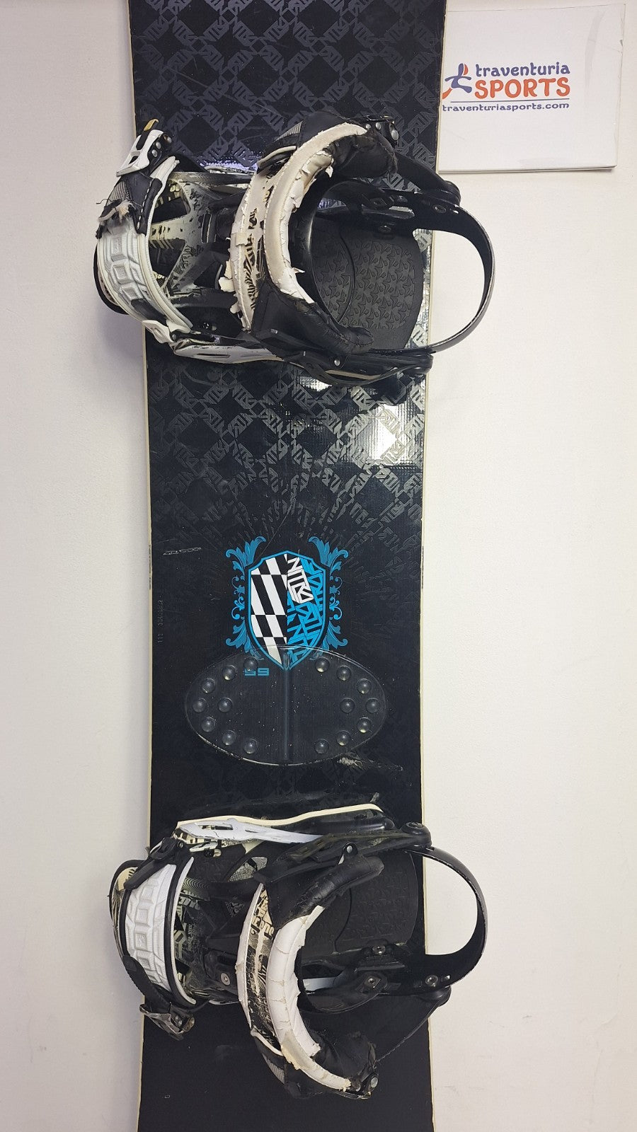 Snowboard Nitro Shield Venti 159 cm + Attacchi Union L per divertirsi sulla neve in inverno