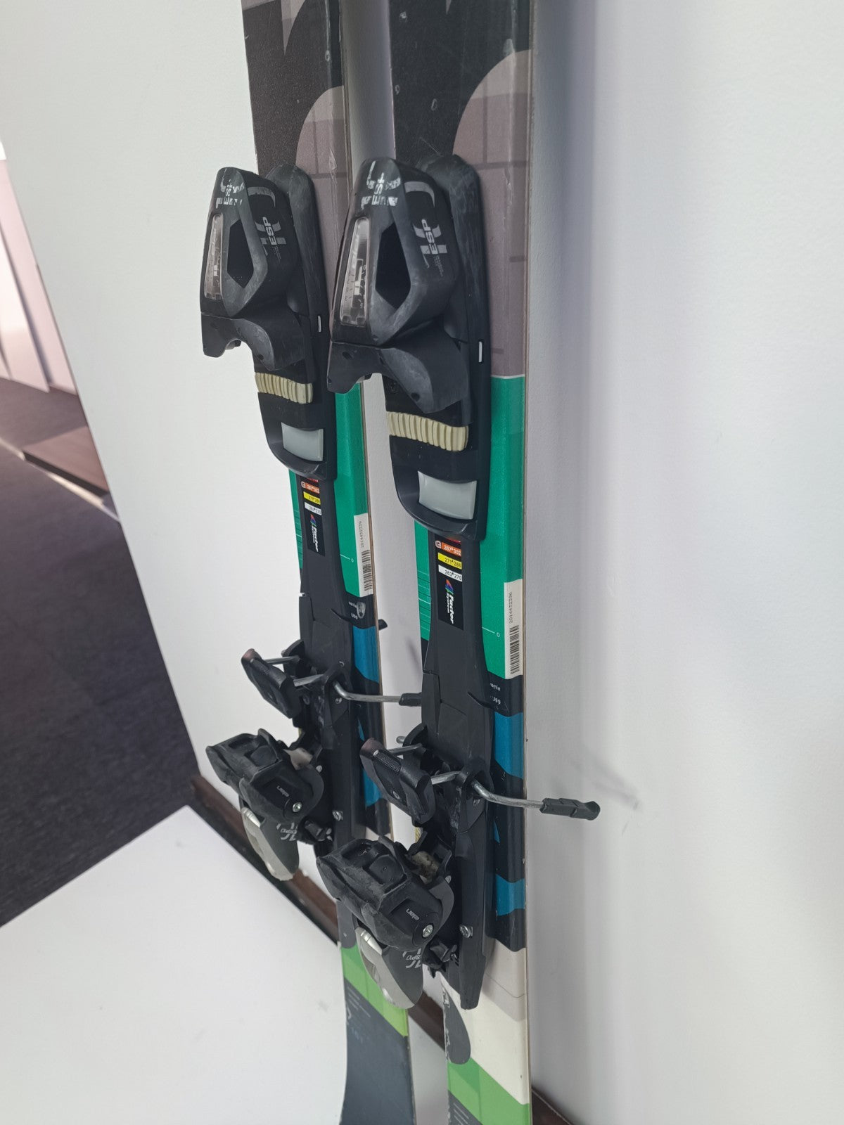 Elan Slingshot 161cm + Tyrolia ESP 10 Bindungen Sport Adventure