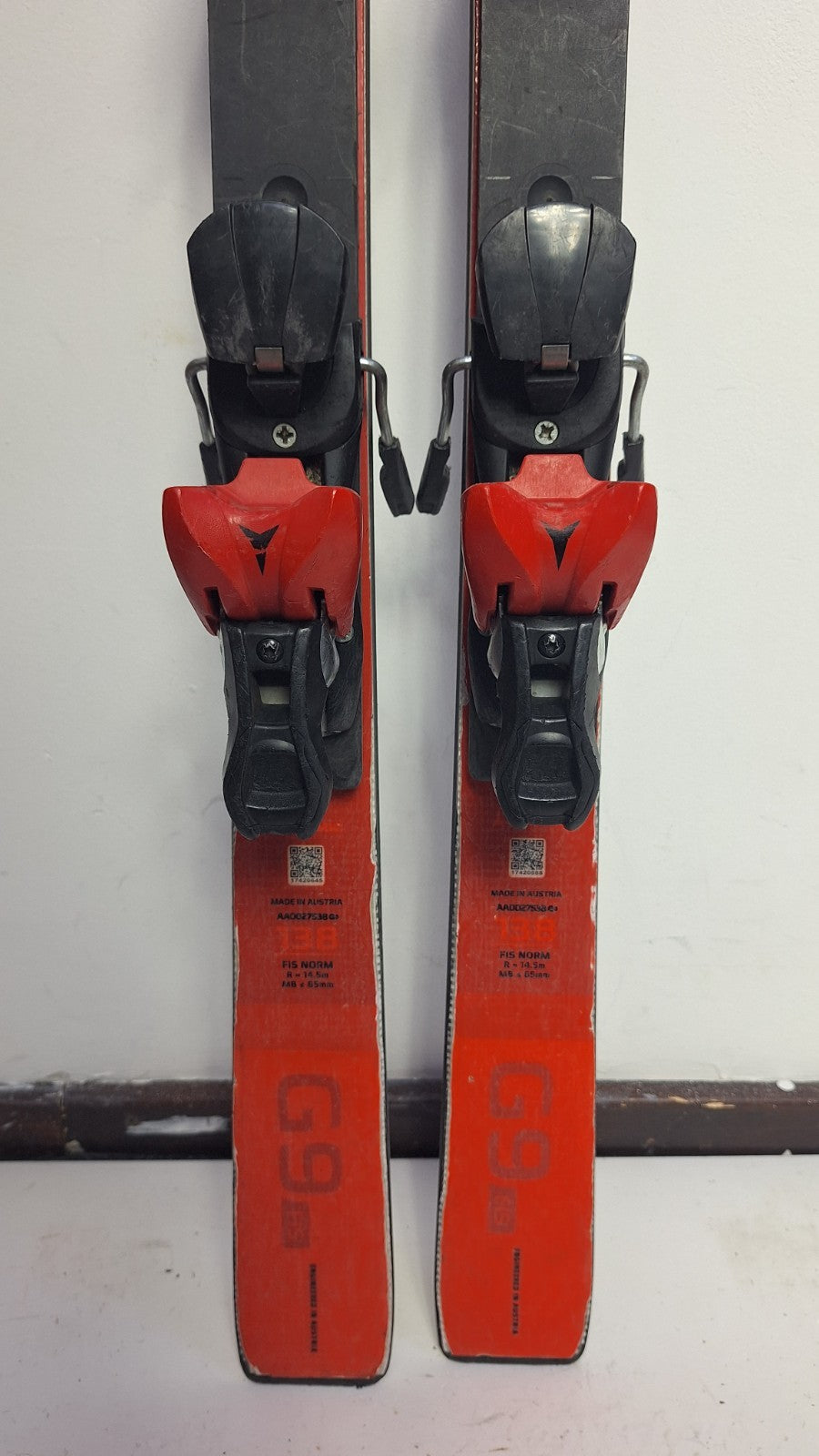 Atomic Redster G9 138 cm Skis + Atomic 7.5 Bindings Winter Fun Snow