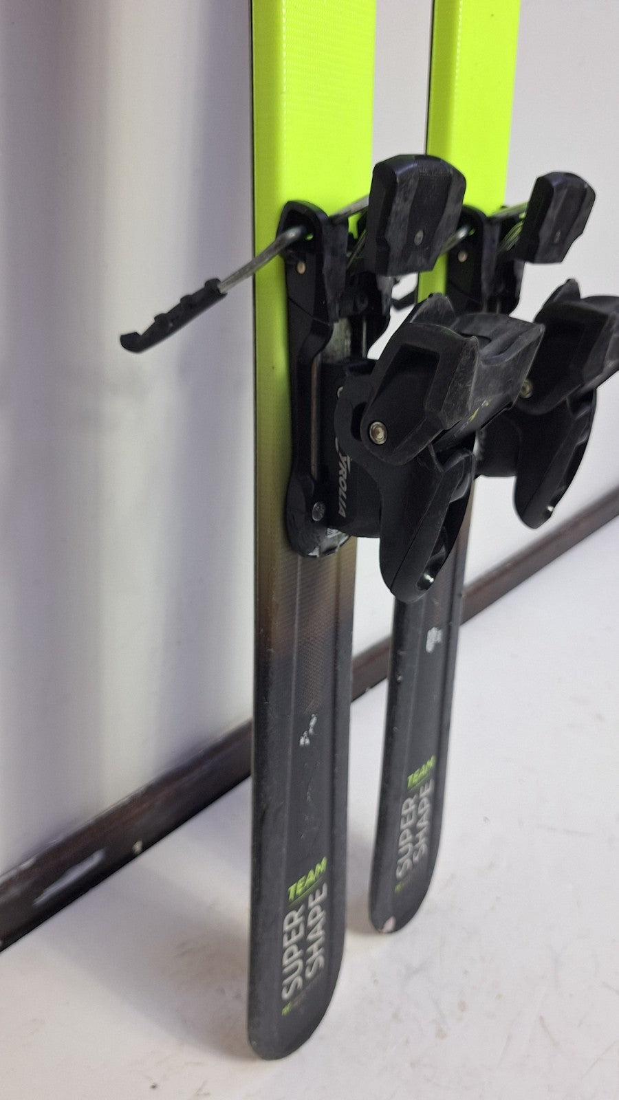 Ski HEAD Supershape Team Easy JRS 157 + fixations Tyrolia BYS 10, sport d'hiver