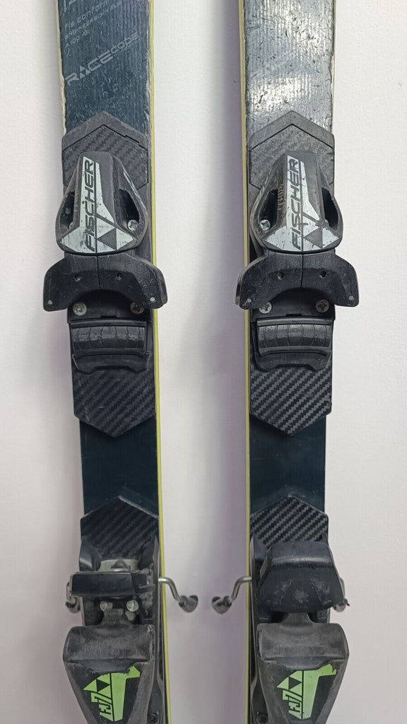 Fischer RC4 GS WC 140 cm Ski + Fischer 7.5 Bindings Winter Sports