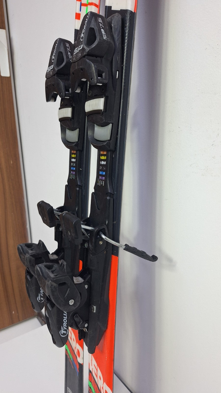 Sci Rossignol Hero JR MultiEvent 130cm + attacchi Tyrolia SP 7.5 Sport invernali