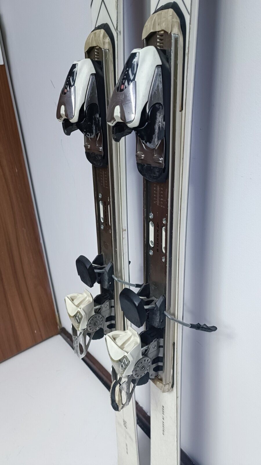 Ski Kastle 72 168cm + fixations Marker 12 Sport d’hiver