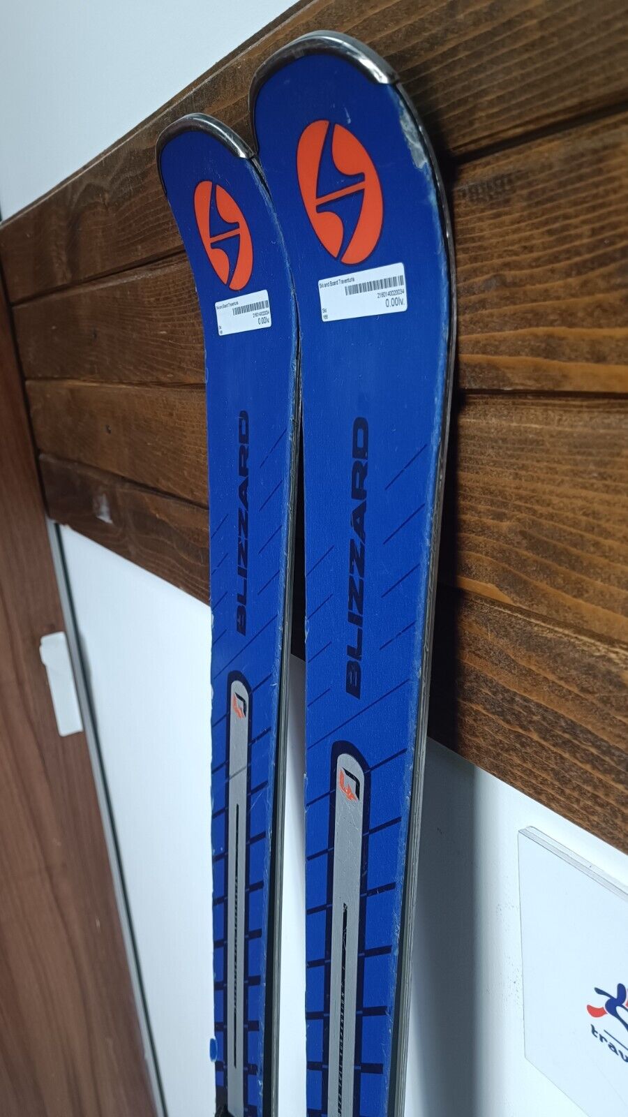 Sci Blizzard Quattro RS 166 cm + attacchi Marker 12 per il divertimento degli sport invernali