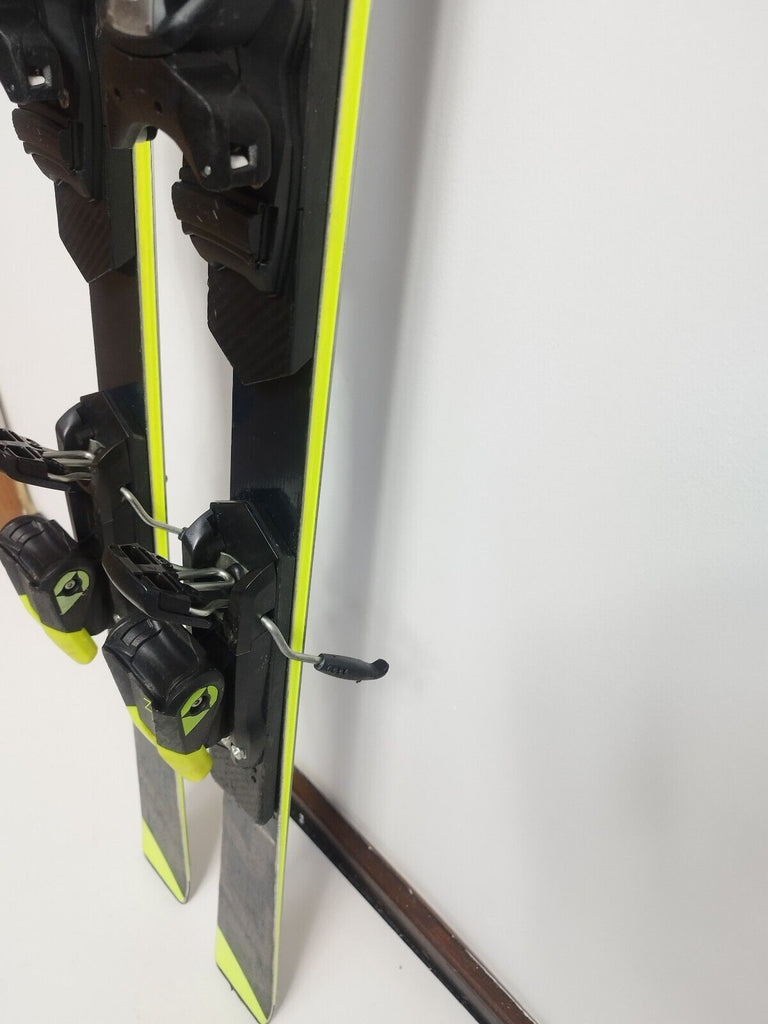 Fischer RC4 GS FIS 145 cm Ski + Fischer 7 fixations Sports d