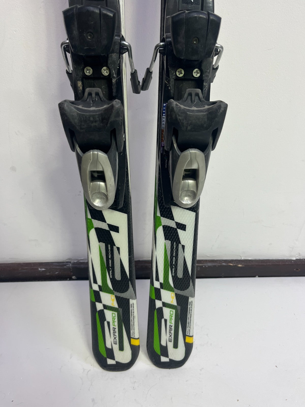Sci Elan Exar Pro 140 cm + attacchi Elan ESP 7.5 Sport Neve Inverno Divertimento Avventura