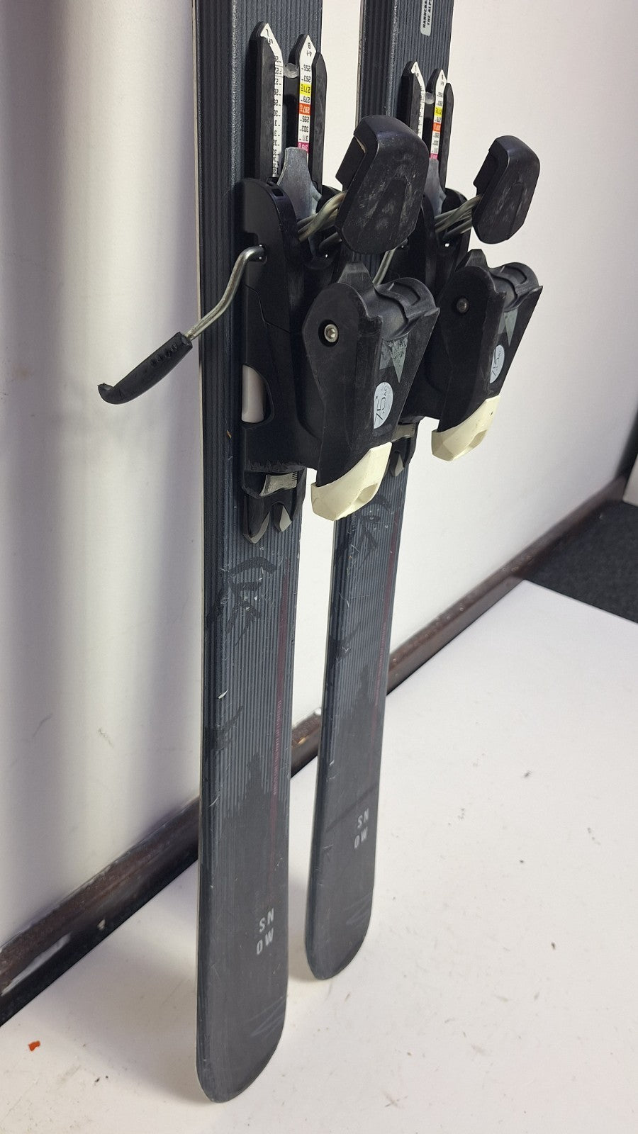 Elan Snow Black 158cm  Ski + Elan 7.5 Bindings Adventure Winter Sport