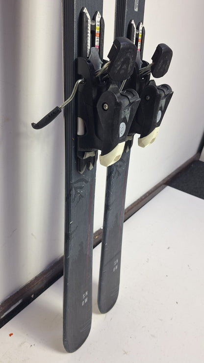 Elan Snow Black 158cm  Ski + Elan 7.5 Bindings Adventure Winter Sport