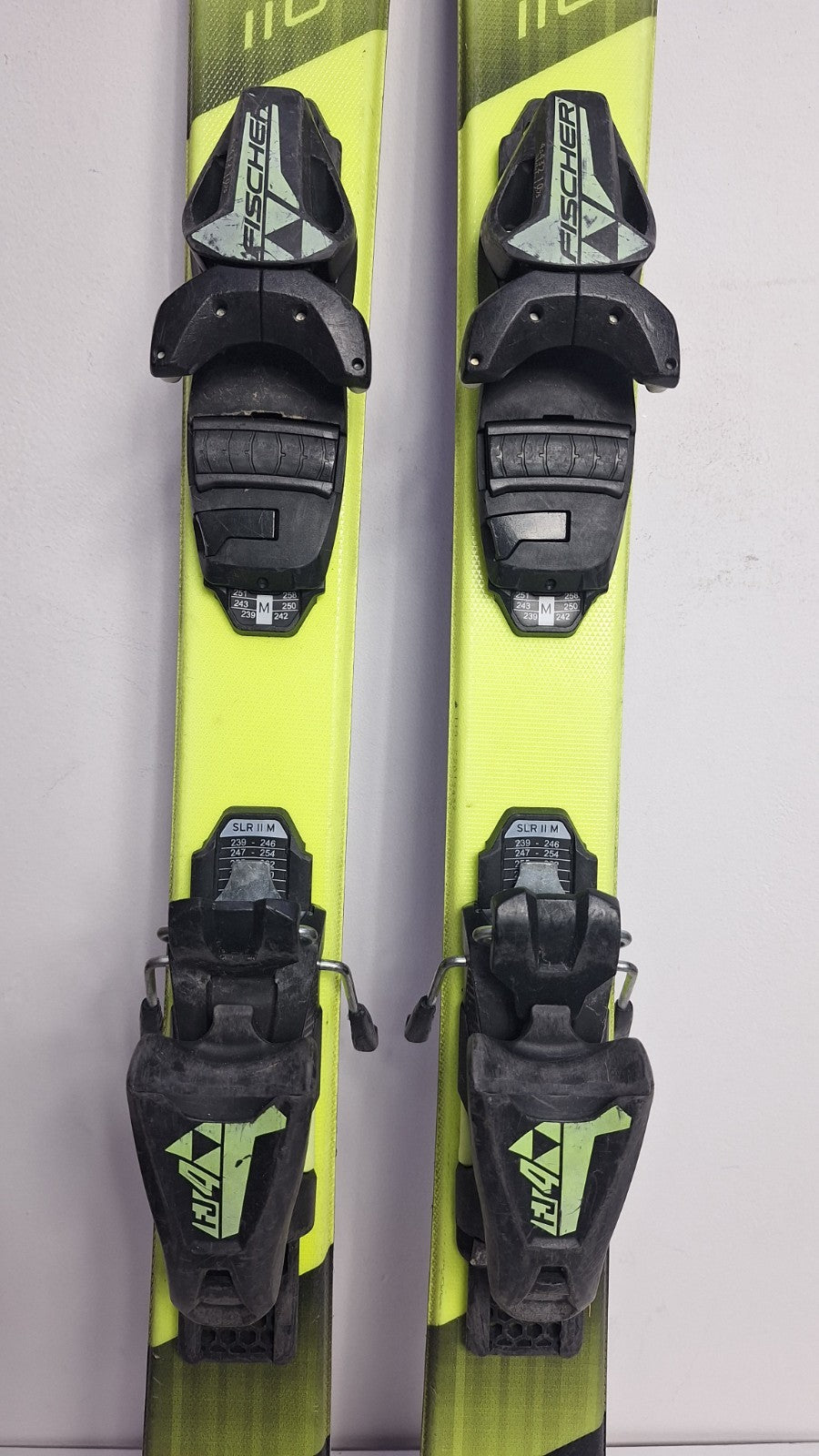 Fischer RC4 Race 120 cm Ski + Fischer FJ 4.5 Bindings Fun Snow Winter Sport