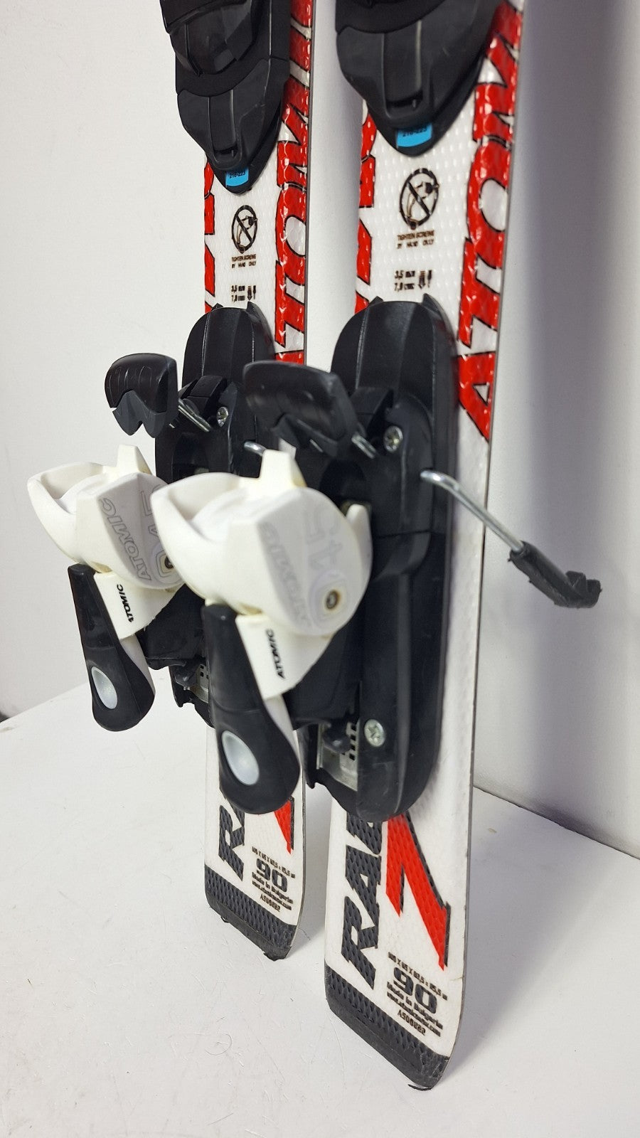 Atomic Pro Race 7 90 cm Skier + Atomic 4.5 Bindungen Wintersport Schnee