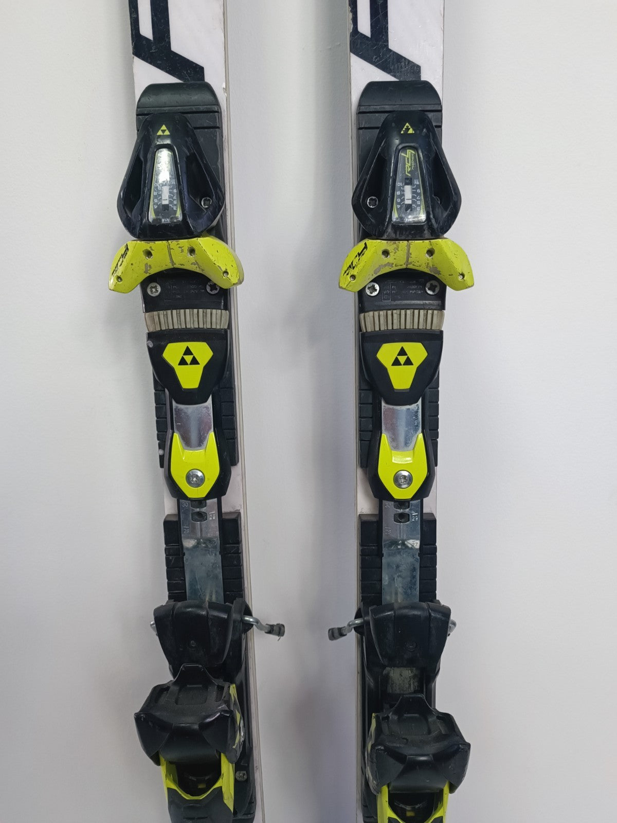 Fischer RC4 WC 170cm Ski + Fischer 11 Bindungen Winter Fun Snow Sport