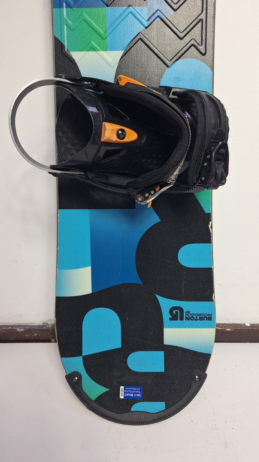 Burton Progression 157 cm Snowboard + HEAD Rental L Bindings Winter Snow Sport