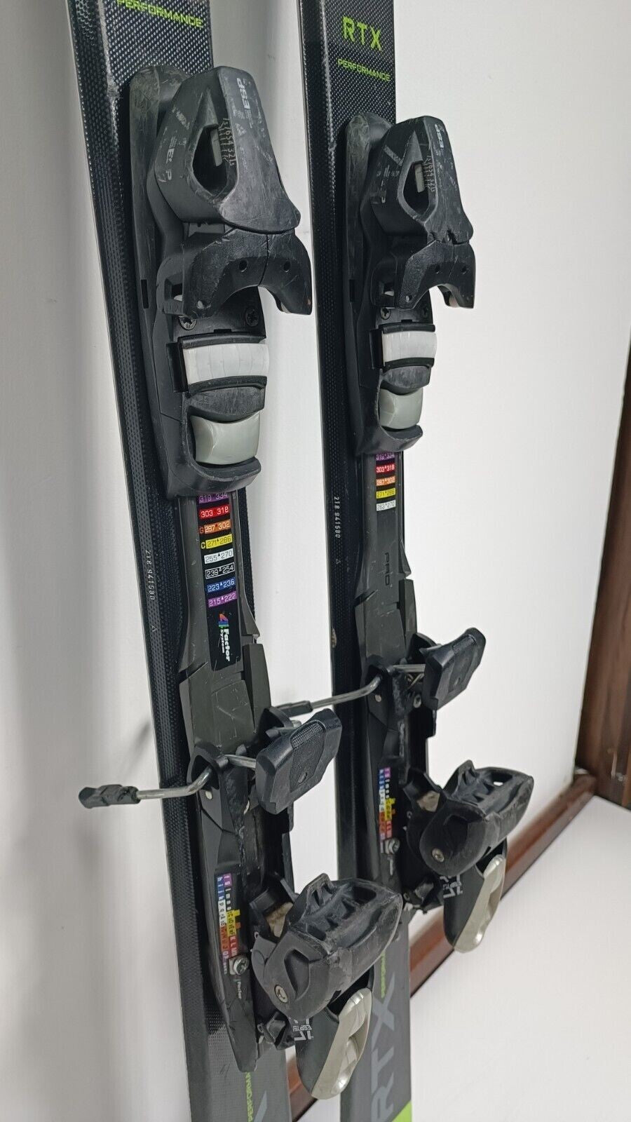 Ski Blizzard RTX Performance 146 cm + fixations Elan ESP 7.5, sports d’hiver et neige