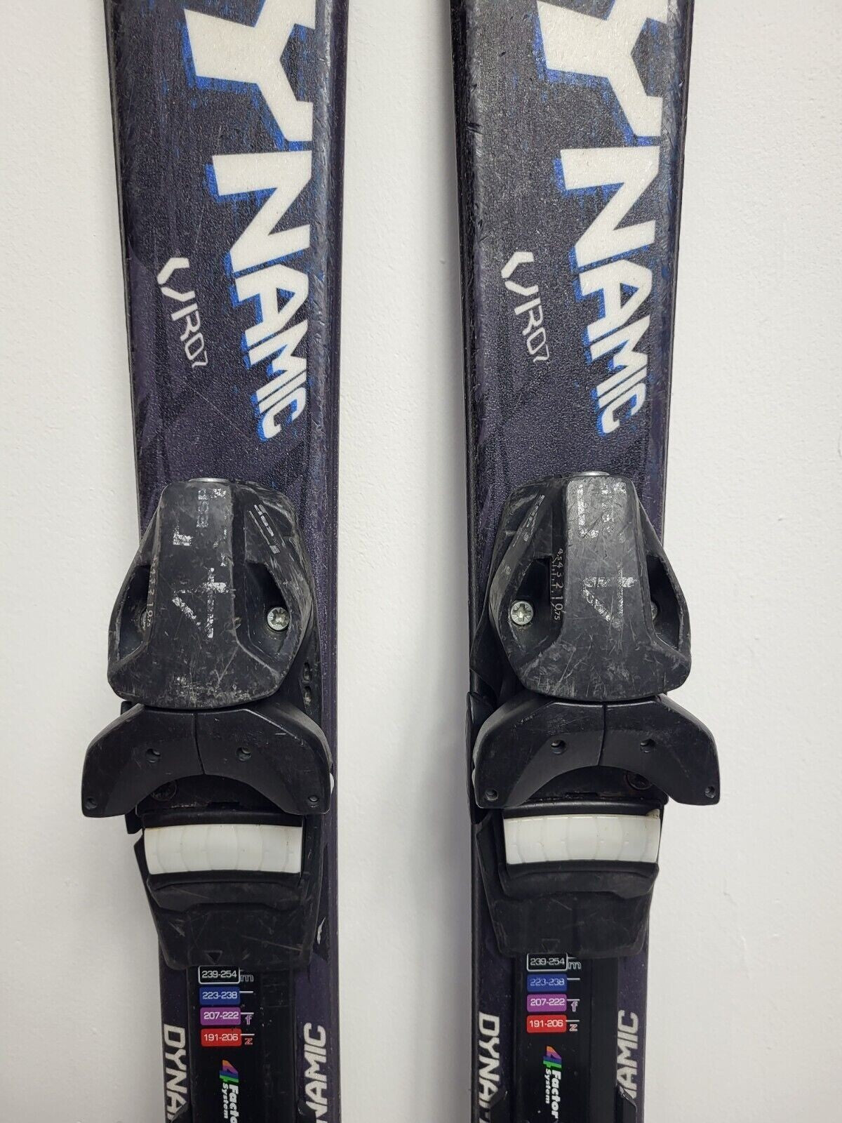 Sci Dynamic VR0 7 110 cm + attacchi Elan ESP 4.5 Adventure Slope Winter