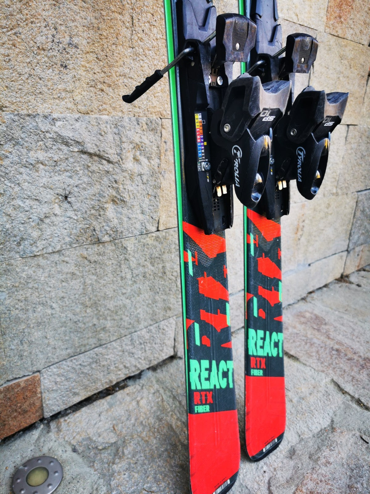 Rossignol REACT RTX Fiber 163cm  Ski + Tyrolia 10 Bindings Winter Sport Fun