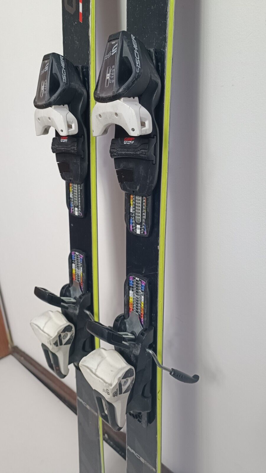 Fischer RC4 GS FIS 145 cm Ski + Fischer 9 Bindungen Wintersport Abfahrtsspaß