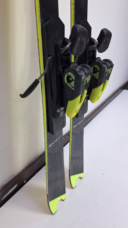Ski Fischer RC4 SL FIS 135 cm + fixations Fischer Z9 Sports d'hiver Descente Plaisir
