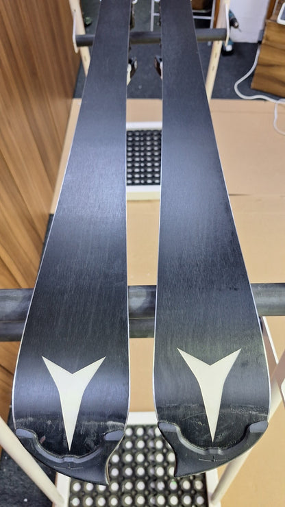 Atomic Redster S9 138 cm Skis + Atomic 10 Bindings Winter Fun Snow