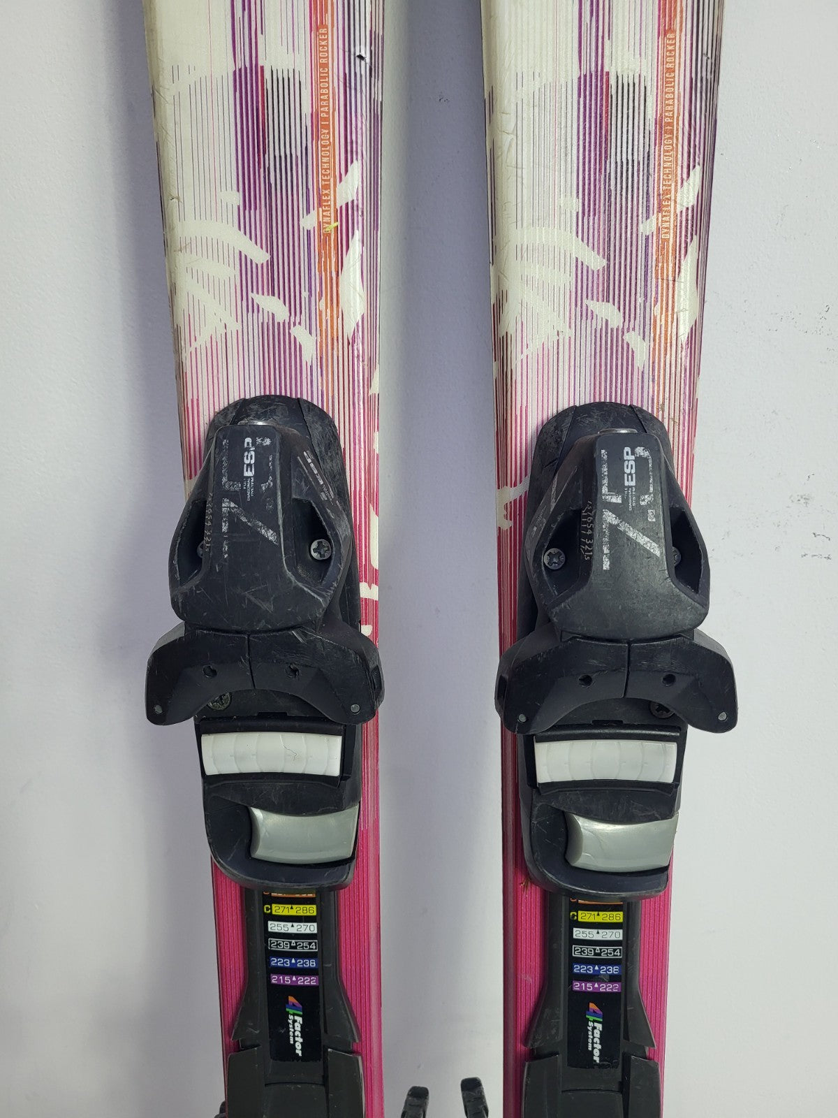 Sci Elan Snow White 146 cm + attacchi Elan ESP7.5 Divertimento invernale