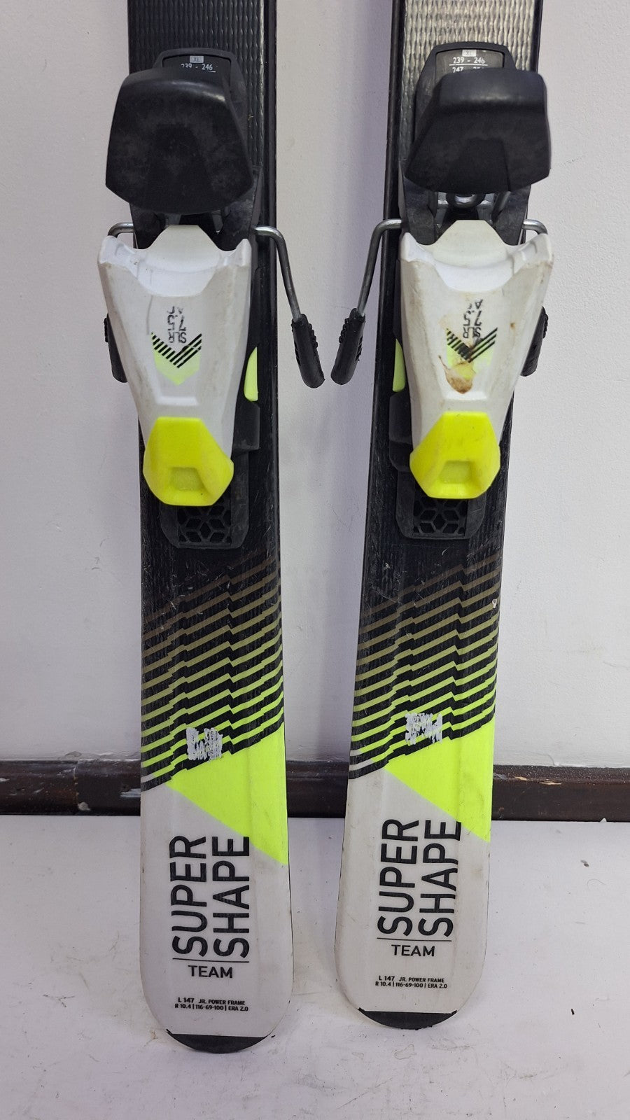 HEAD SupershapeTeam SLR PRO 147cm  Ski + HEAD SLR 7.5 Bindings Winter Sport
