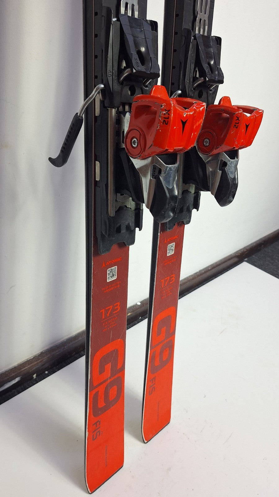 Atomic Redster G9 FIS 173 cm Ski + Atomic X12 Bindung Wintersport Schneespaß