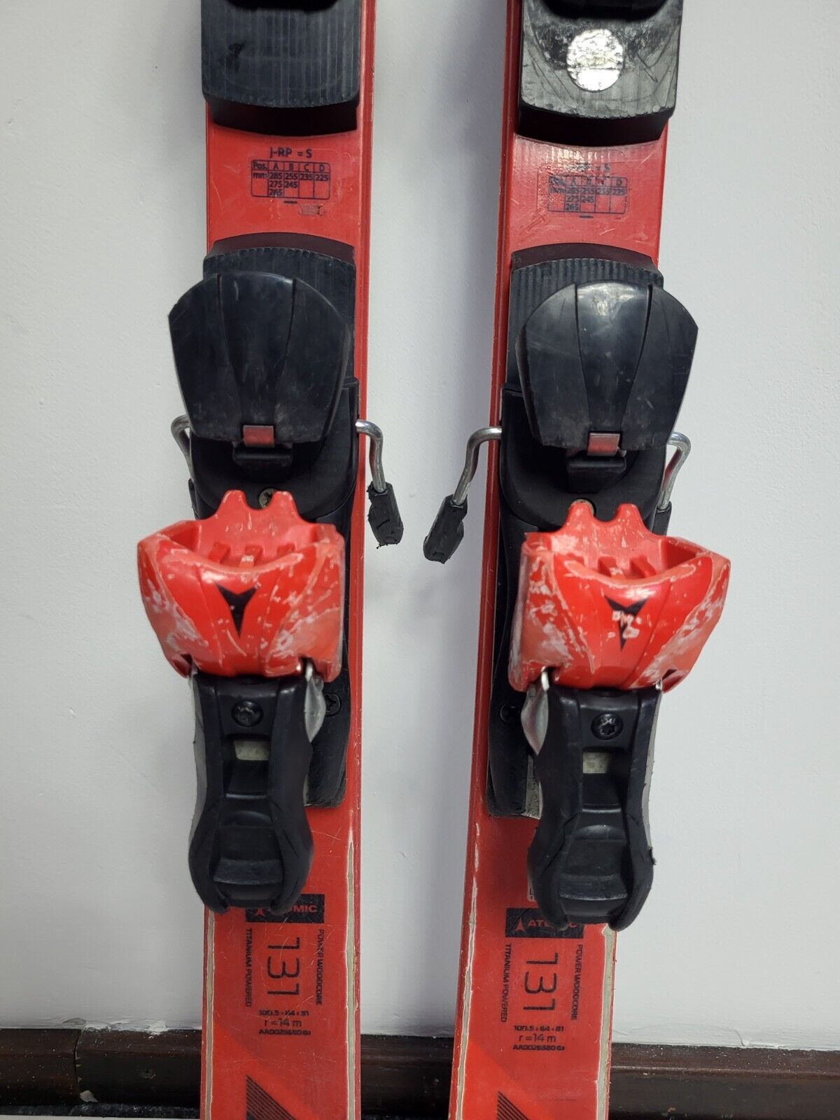 Atomic Redster G9 131cm Ski + Atomic 10 Bindings Winter Sport