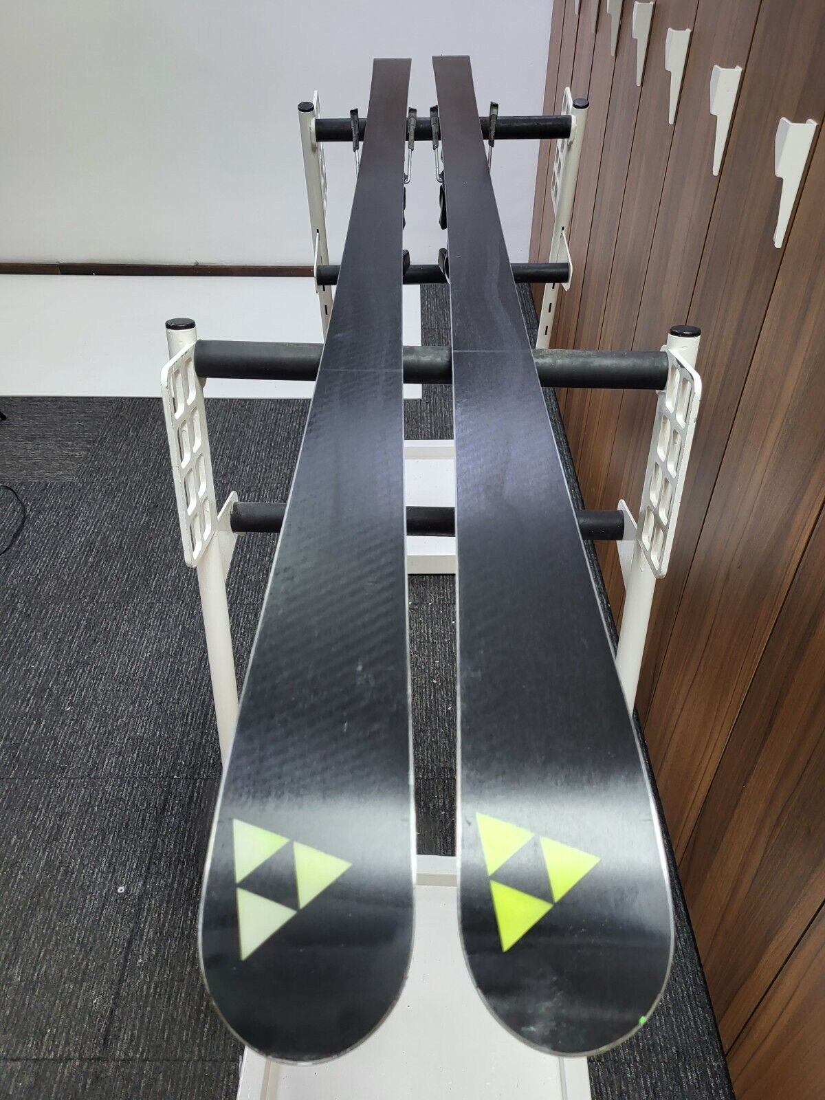 Fischer WC GS Aircarbon 195 cm Ski + Fischer 17 Bindungen Wintersport