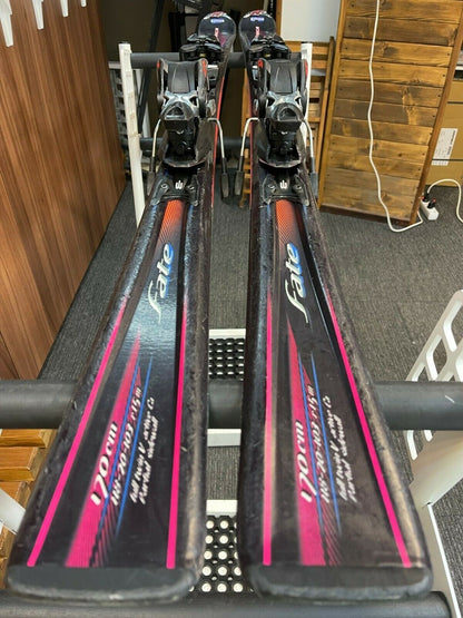 Ski Nordica Fate 170 cm + fixations Nordica PRO 2S Sport d’hiver et aventure en plein air