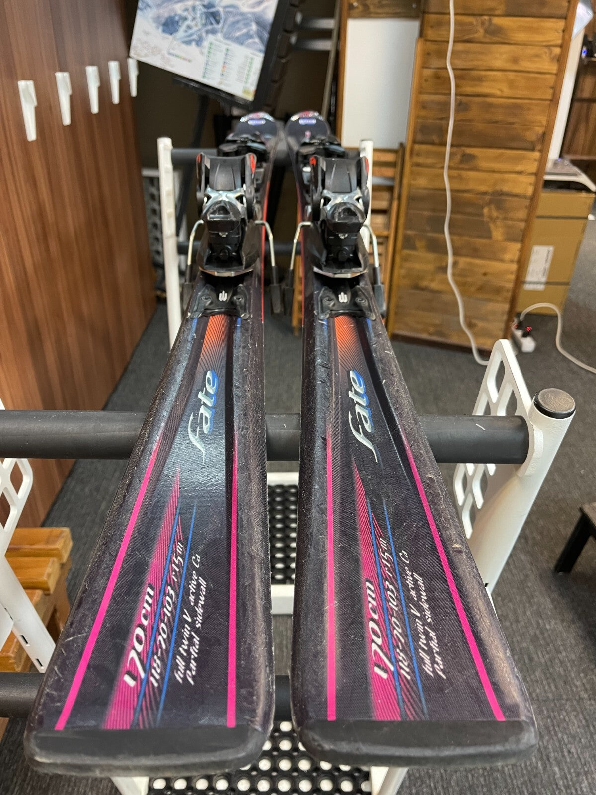 Nordica Fate 170 cm Ski + Nordica 12 Bindungen Winter Schneesport Outdoor Spaß
