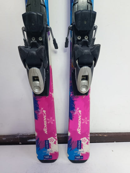 Nordica Little Belle 130 cm Ski + Fixations Elan ESP 7.5 Aventure hivernale Hiver