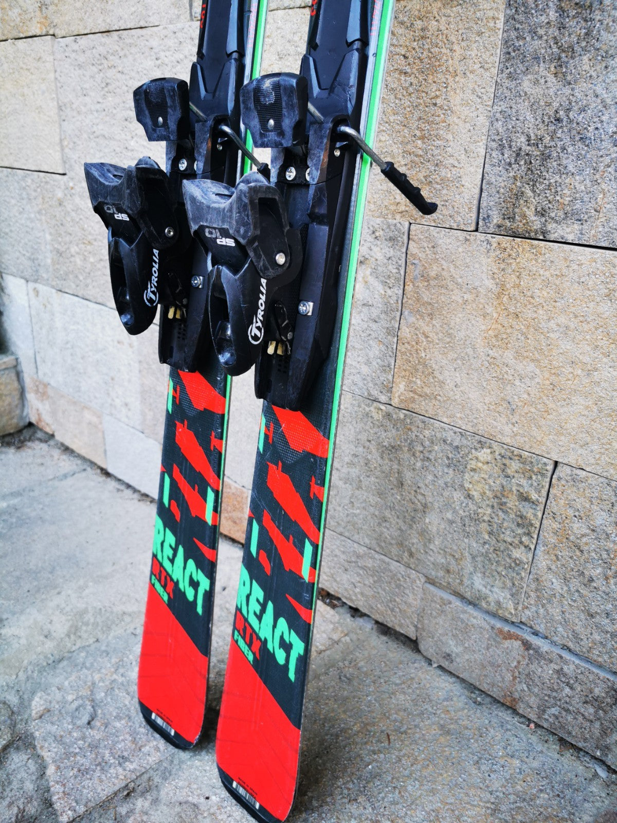 Rossignol REACT RTX Fiber 163cm  Ski + Tyrolia 10 Bindings Winter Sport Fun