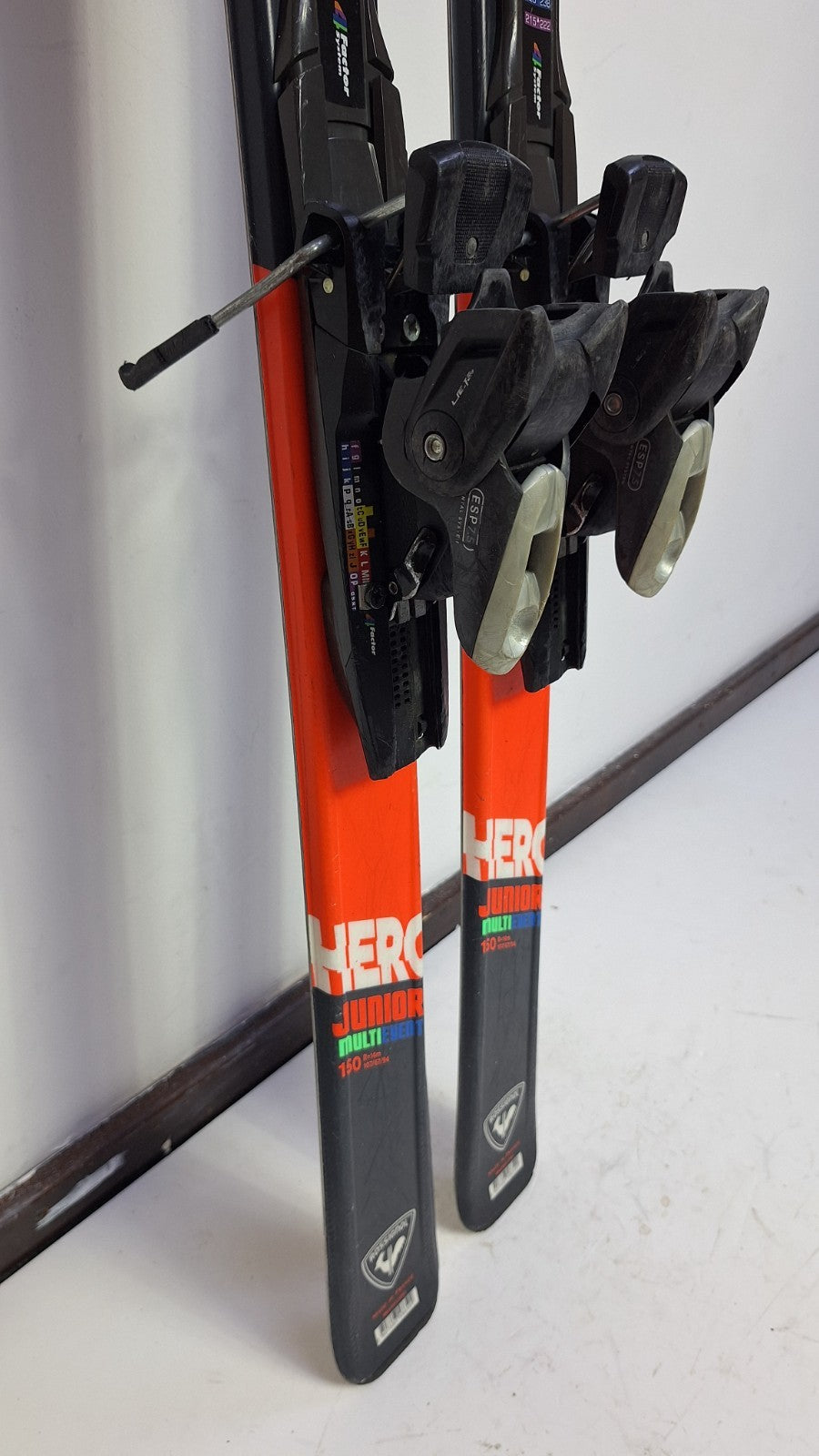 Sci Rossignol Hero J 150 cm + attacchi Elan ESP 7.5 Divertimento invernale Sport sulla neve