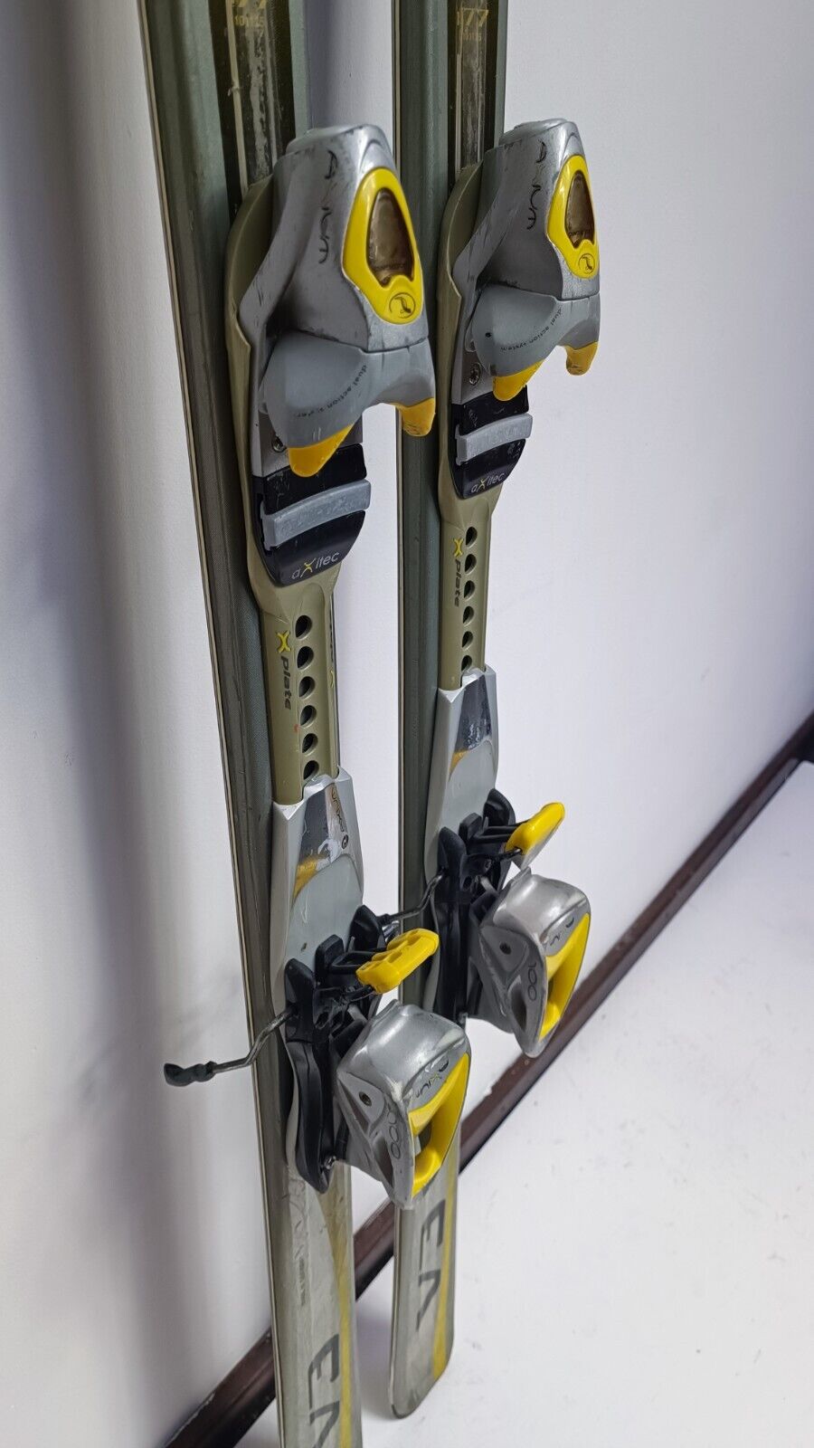 Völkl V3 177cm Ski + Rossignol 10 Bindungen Wintersport