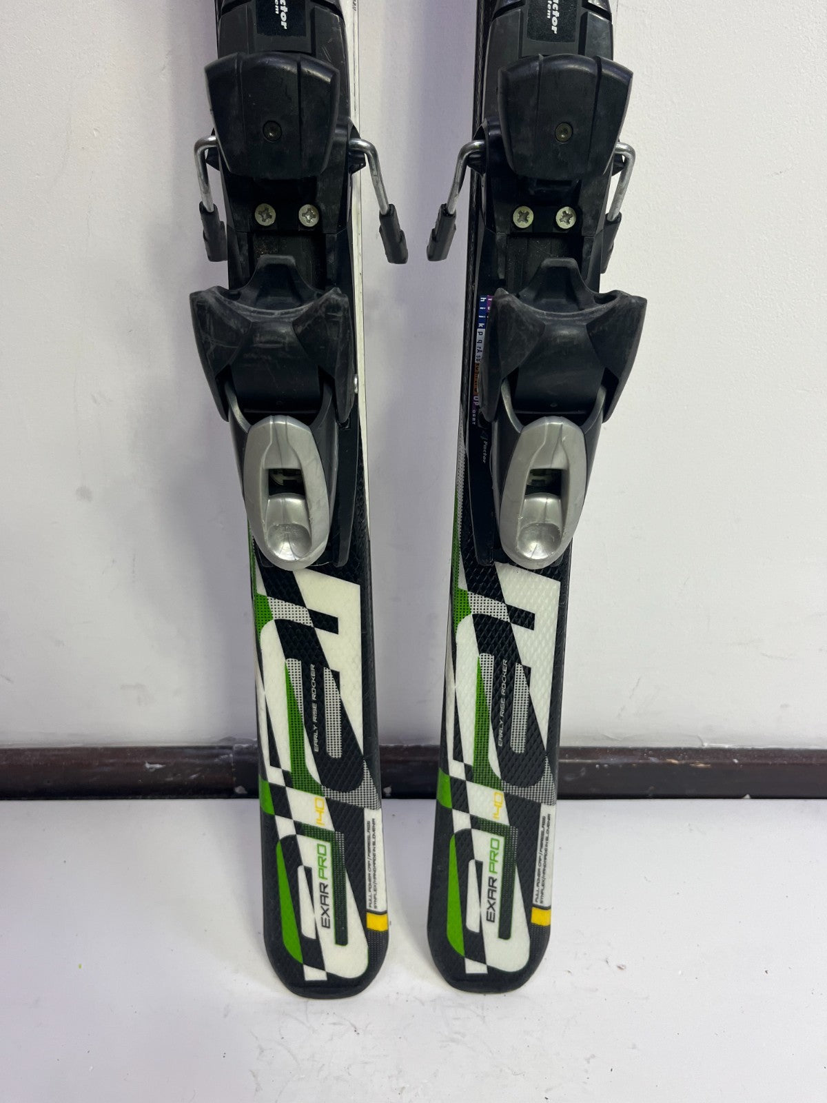 Sci Elan Exar Pro 140 cm + attacchi Elan ESP 7.5 Sport Neve Inverno Divertimento Avventura