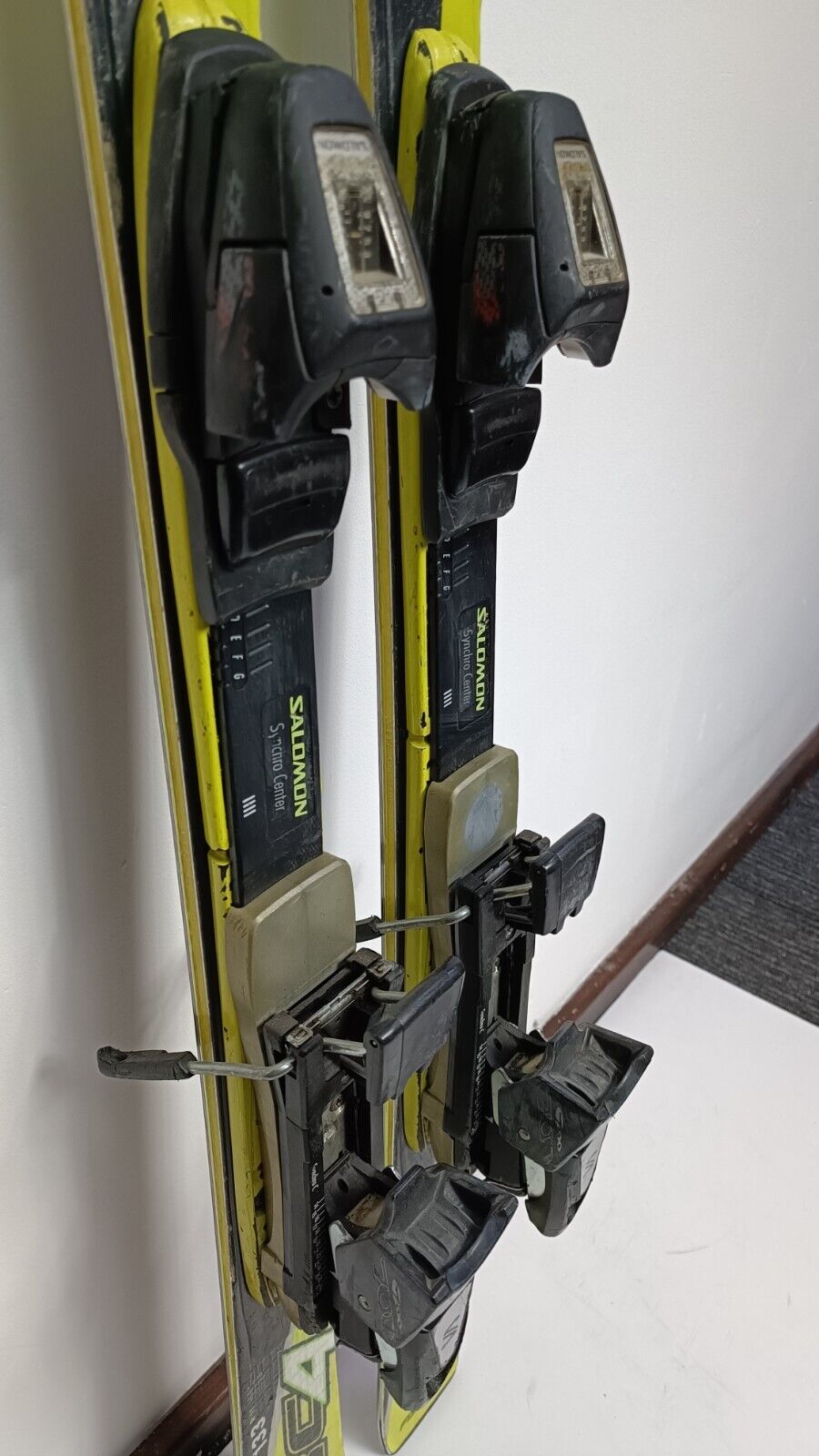 Fischer RC4 WC GS 133 cm Ski + Salomon 9.5 Bindungen Wintersport