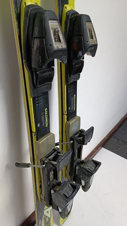 Fischer RC4 WC GS 133 cm Ski + Salomon 9.5 Bindungen Wintersport
