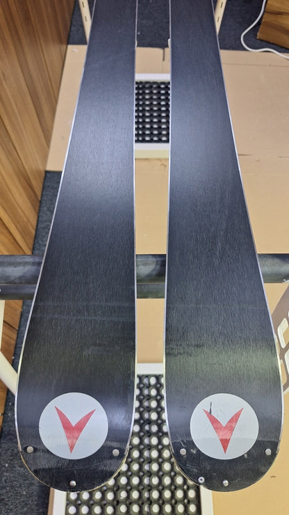 Dynastar Exclusive 153cm Ski + Rossignol 10 Bindings Fun Snow Winter Sport
