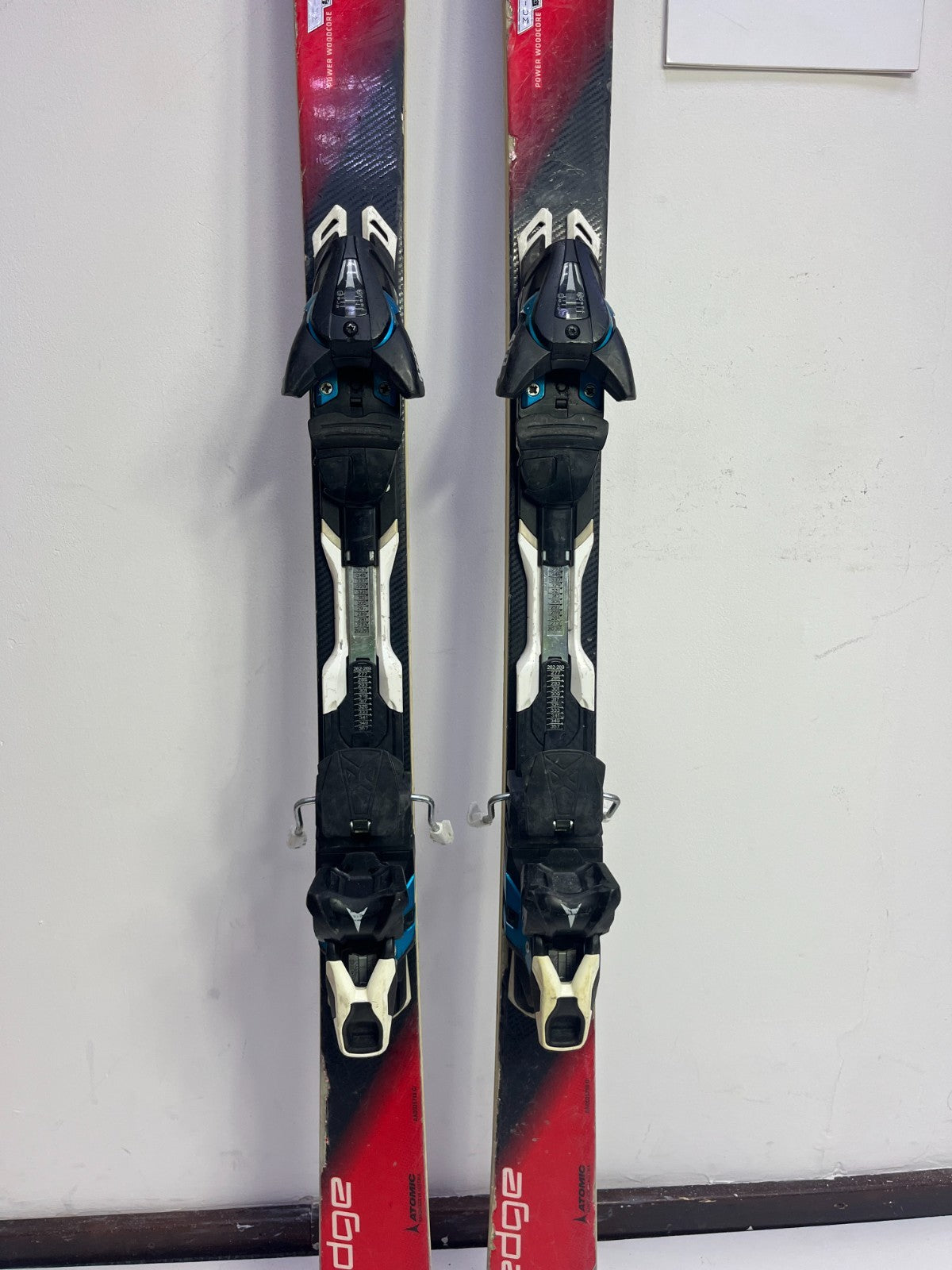 Sci Atomic Redster Edge GS 176 cm + attacchi Atomic 12 Divertimento invernale