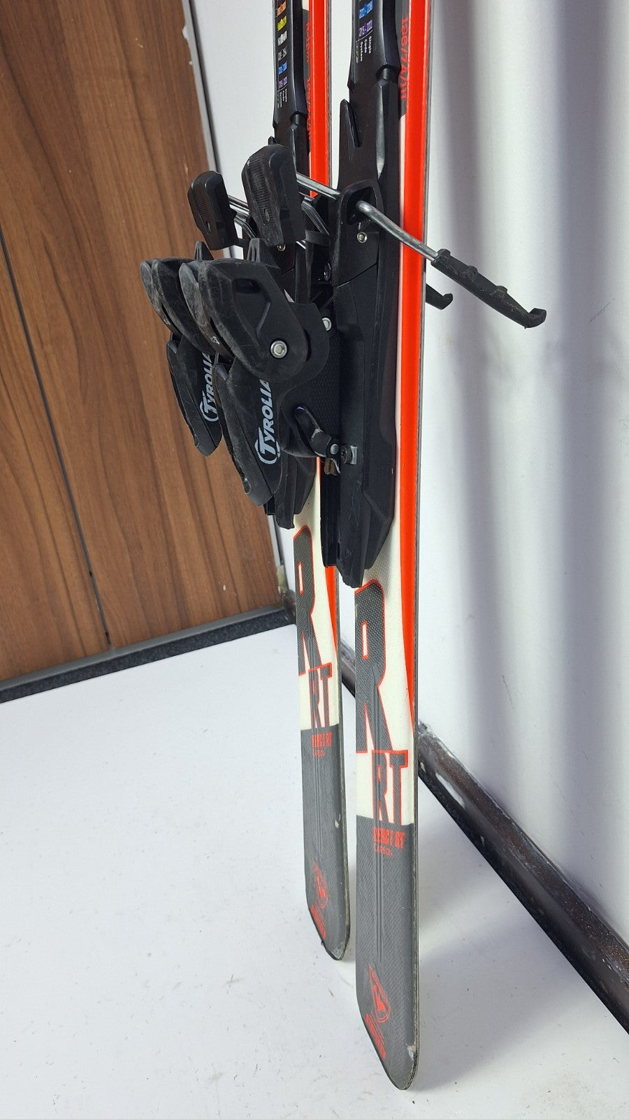 Rossignol React RT Carbon 156cm Ski + Tyrolia SP 7.5 Bindings Winter Adventure