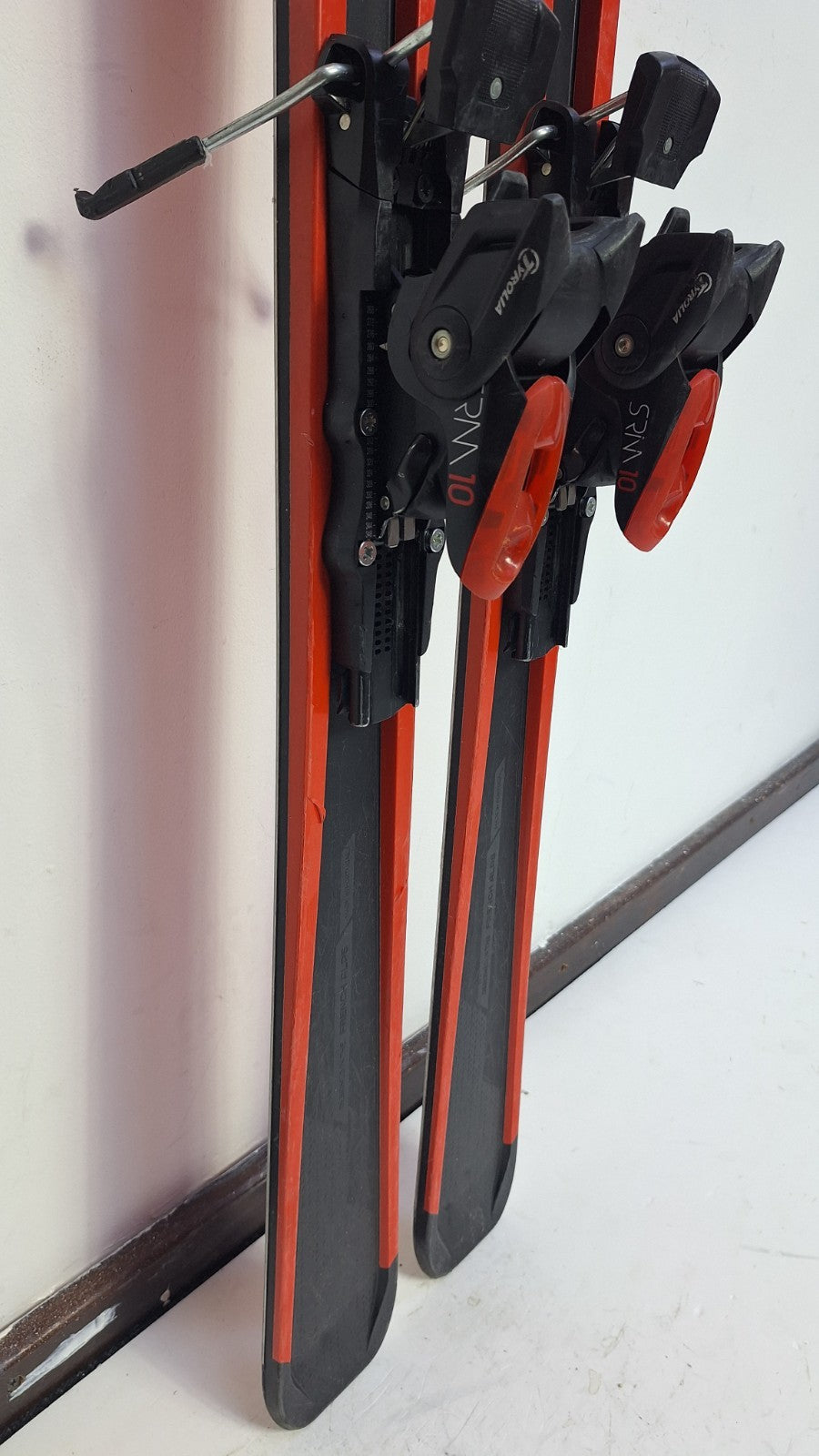Ski Wedze Boost 300 arcHtec 163 cm + fixations Tyrolia SRM 10 Sport d’hiver sur neige