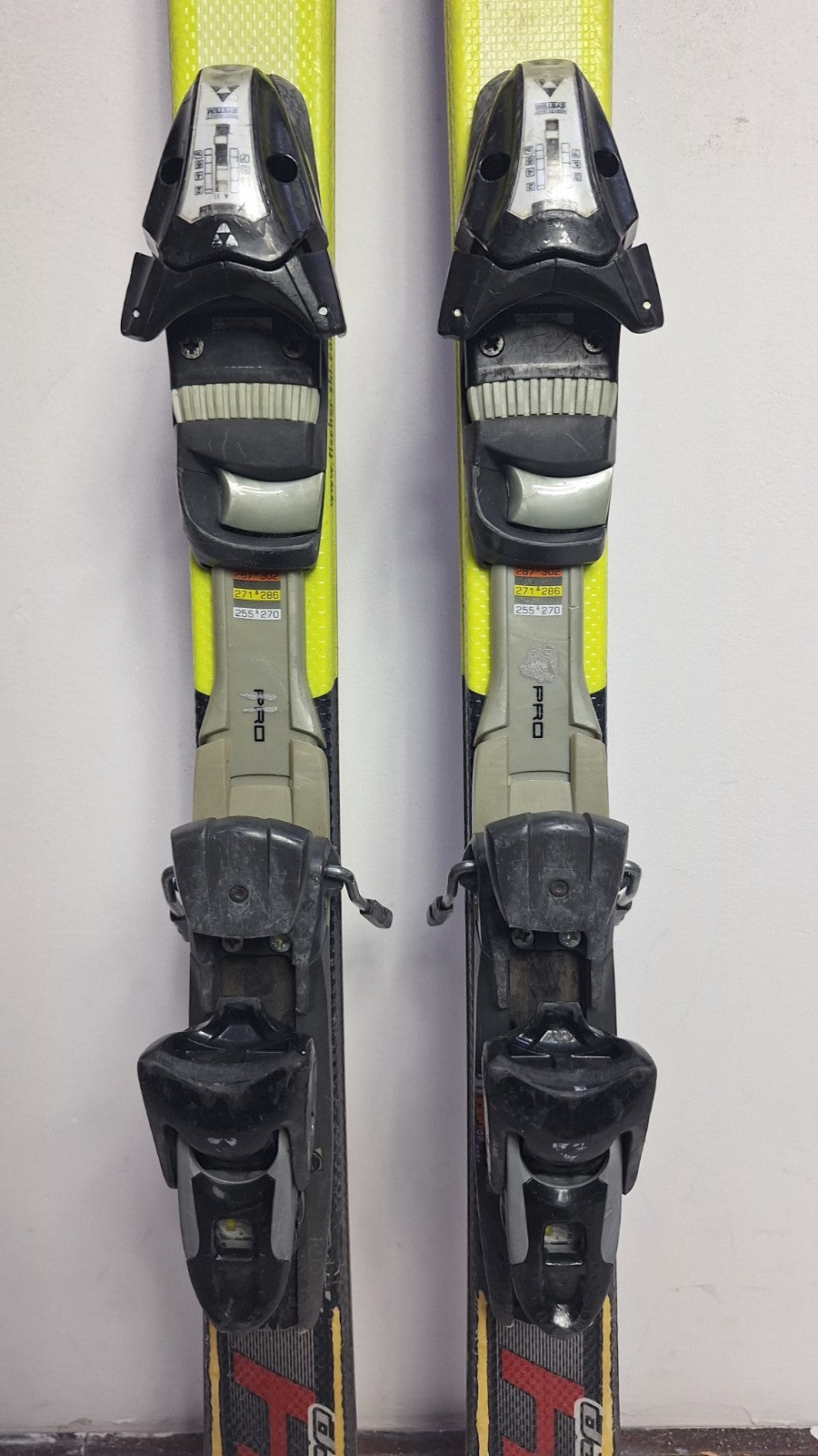 Fischer Race RC4 140 cm Ski + Fischer 7.5 Bindings Winter Sports