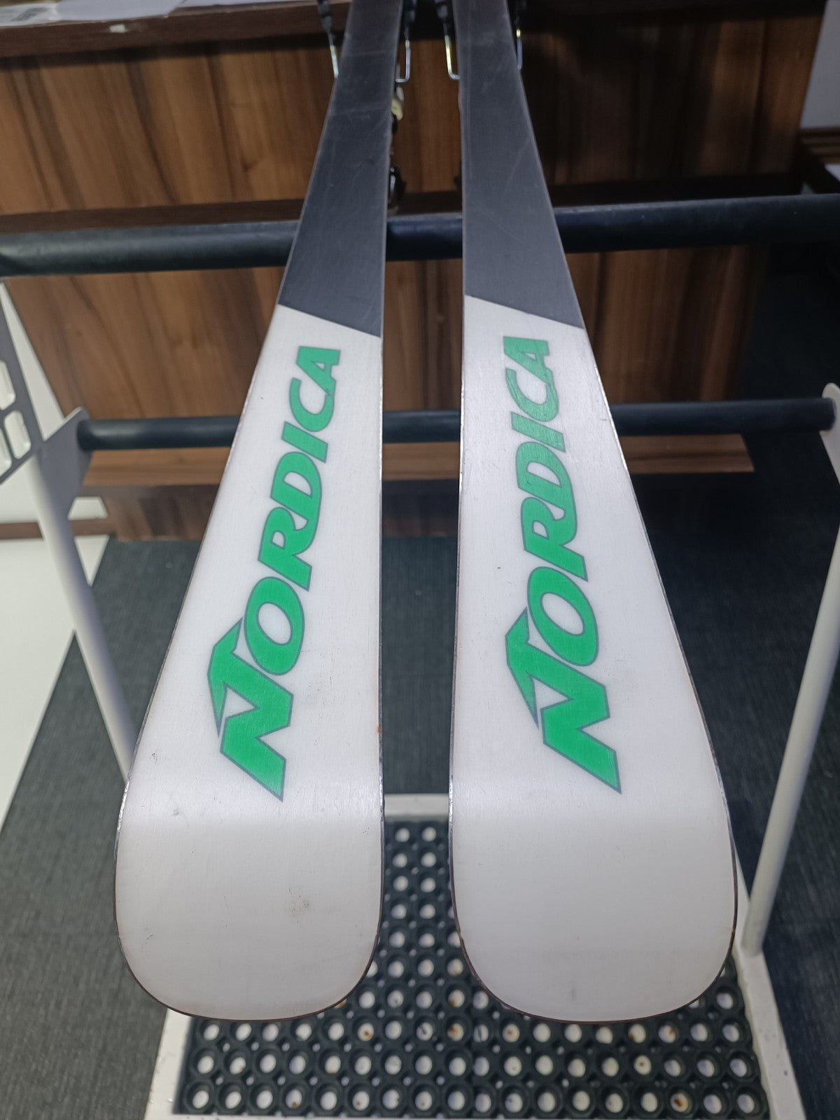Ski Nordica Dobermann GS 163 cm + fixations Marker 10 Sport Hiver Plaisir Neige