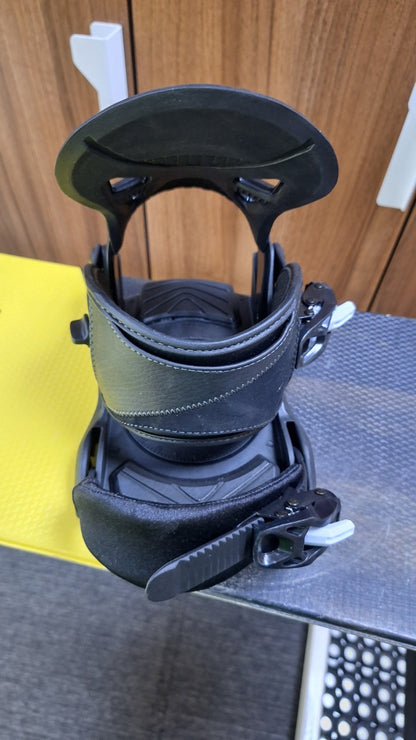 Snowboard HEAD Rocka 4D JR 135 cm + fixations HEAD S neuves Sport d'hiver Amusement